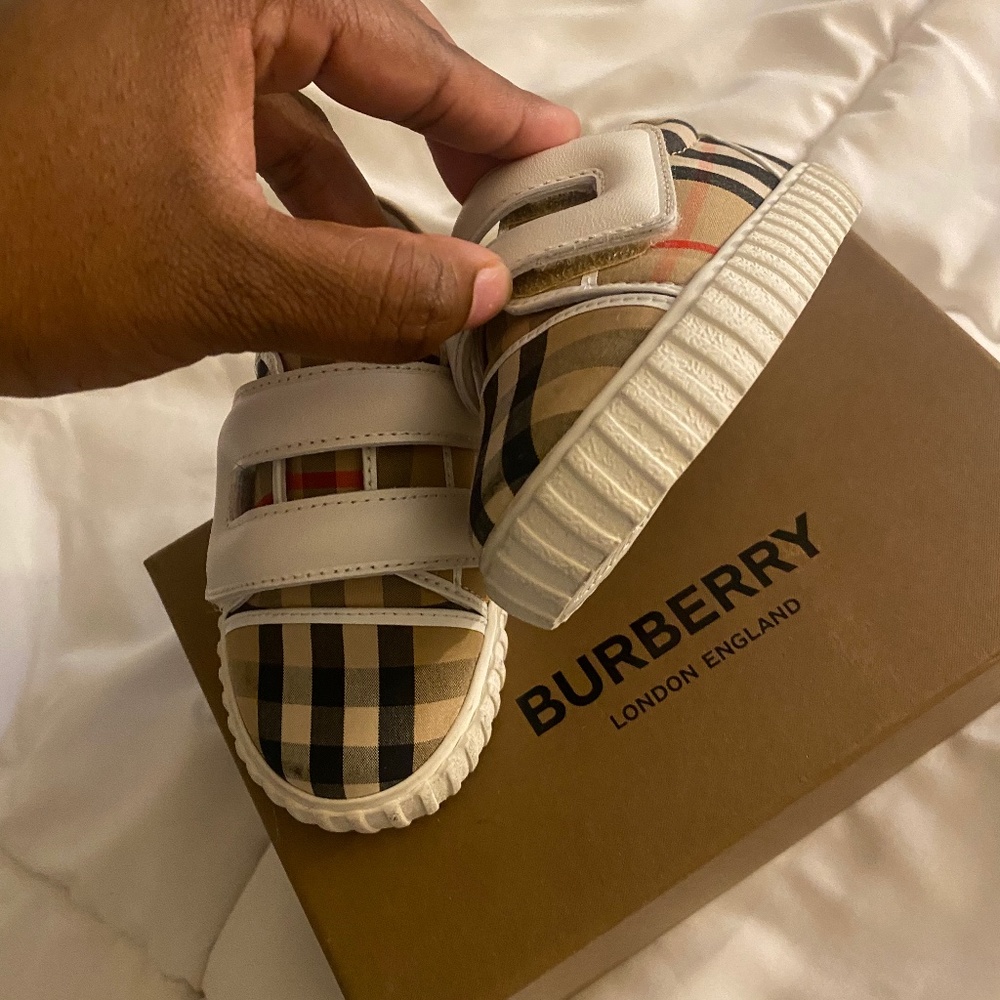 Burberry sneakers